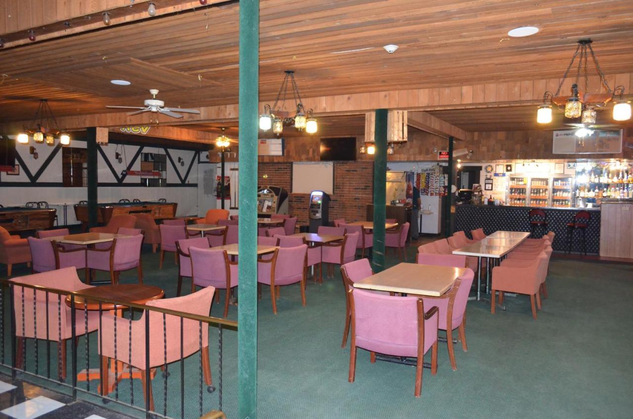 Two Hills Inn Екстериор снимка