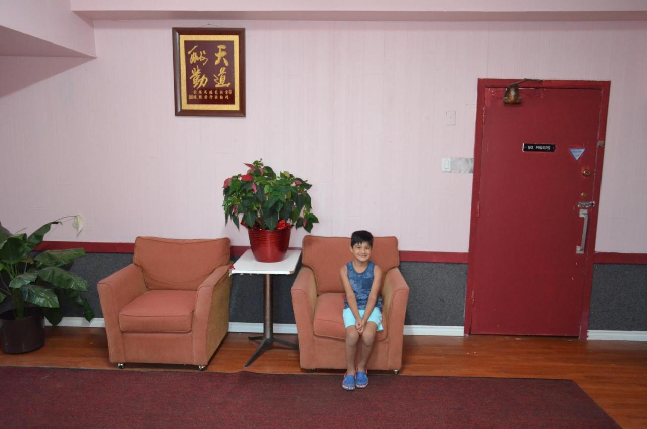 Two Hills Inn Екстериор снимка