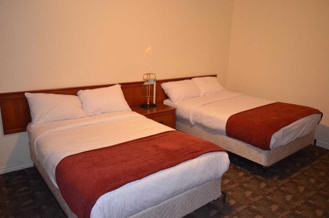 Two Hills Inn Екстериор снимка